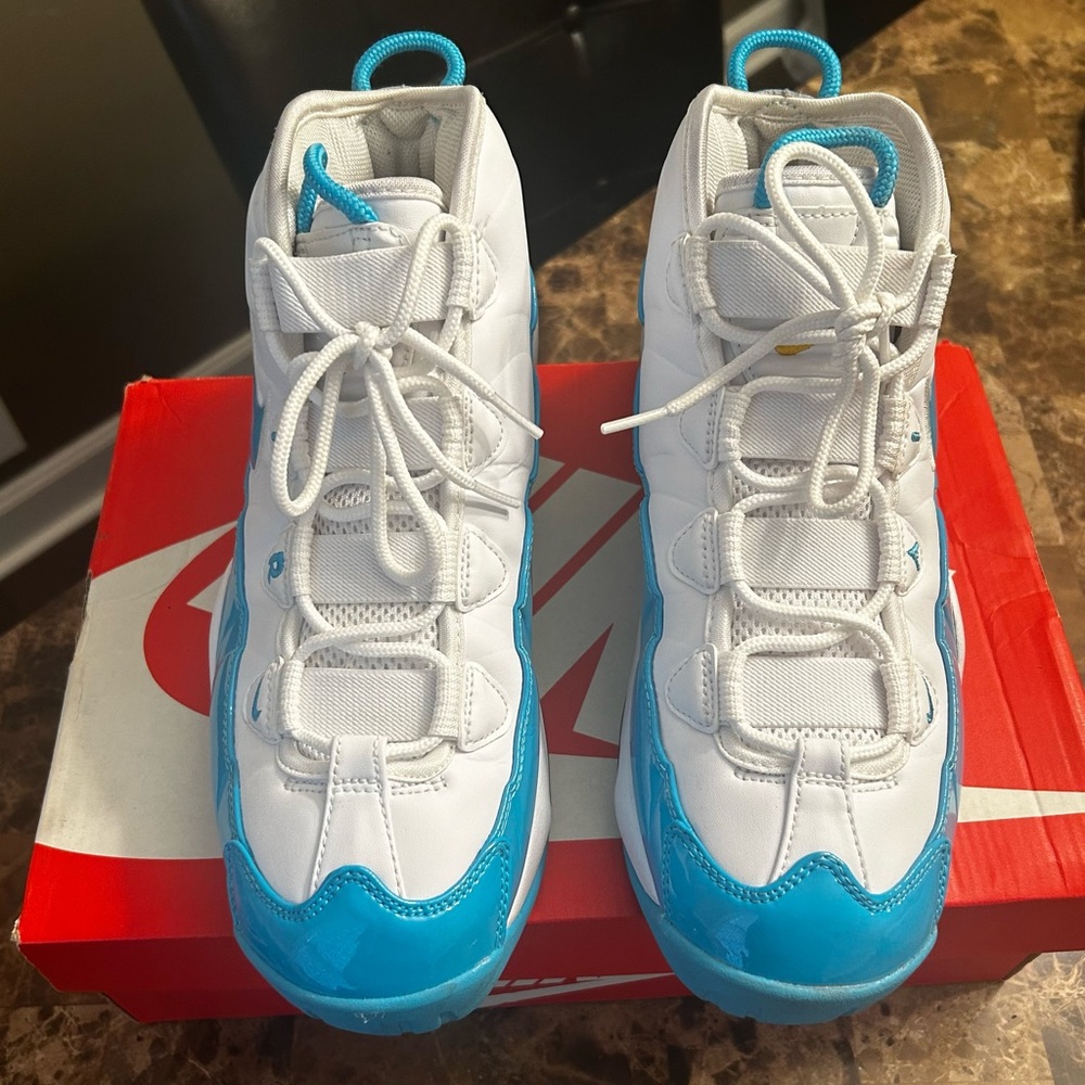 Men’s Nike sneakers